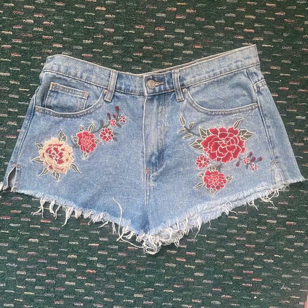 Forever 21 denim cutoff rose embroidered shorts